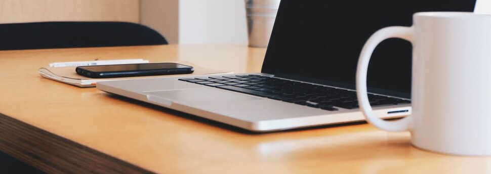 Rozdział pracownika Katedry Informatyki i Rachunkowości Międzynarodowej w monografii Routledge (300 pkt.) - laptop