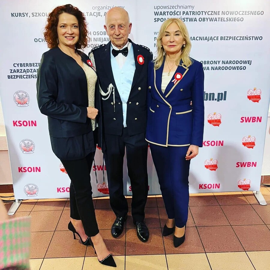 JM Rektor wraz z innymi uhonorowanymi panteonem