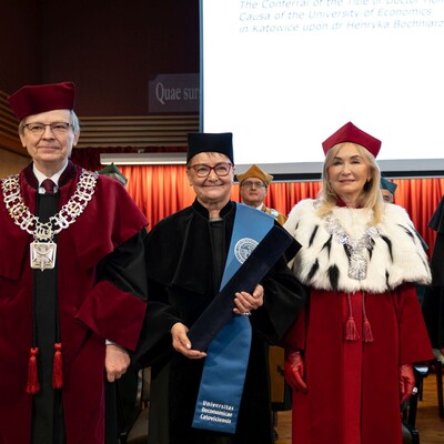 zdjęcie wykonane podczas nadania tytułu DHC